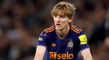 إدي هاو يرد بقوة على أنباء انتقال أنتوني جوردون إلى صفوف نادي أرسنال